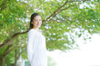 女性・新緑