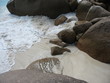 Wellenbrandung steiniger Strand Wellenbrandung steiniger Strand