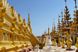 Foto: Schwezigon Pagoda in Bagan, Burma Schwezigon Pagoda in Bagan, Burma