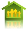 reflet de famille dans une maison verte