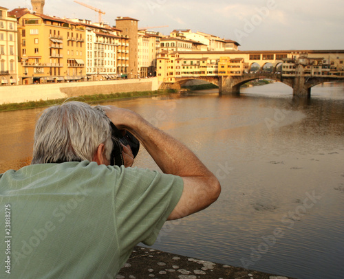 Photo: CAPTURING A MEMORY: PONTE VECCHIO, ITALY CAPTURING A MEMORY: PONTE VECCHIO, ITALY