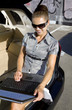 Foto: businesswoman has a fan with laptop businesswoman has a fan with laptop