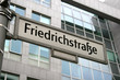 Straßenschild Friedrichstraße in Berlin