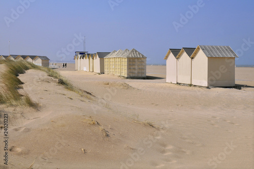 Cabines de plage à Ouistreham en Normandie en france Cabines de plage à Ouistreham en Normandie en france