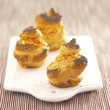 Foto: pastry puffs filled with carrot mousse pastry puffs filled with carrot mousse