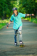 Foto: Teenage girl with skateboard Teenage girl with skateboard