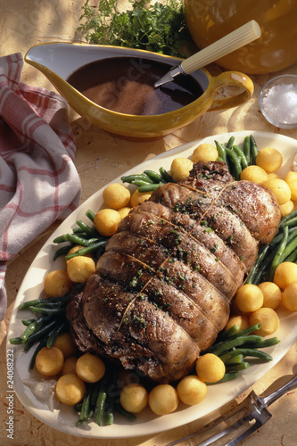 Photo: roast haunch of venison without bone and pepper sauce roast haunch of venison without bone and pepper sauce