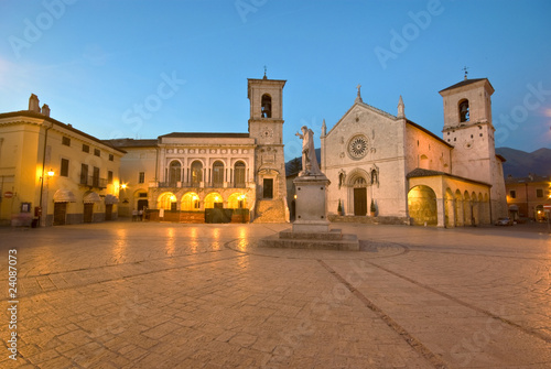 Photo: Umbria: piazza S. Benedetto Umbria: piazza S. Benedetto