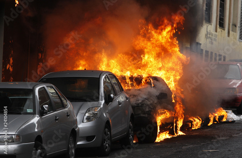 Photo: incendio coche incendio coche