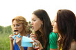 women on piknic