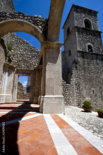 Photo: monastero medievale, beni culturali monastero medievale, beni culturali