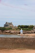 Un touriste à Saint-Guirec - Perros-Guirec (Bretagne) Un touriste à Saint-Guirec - Perros-Guirec (Bretagne)
