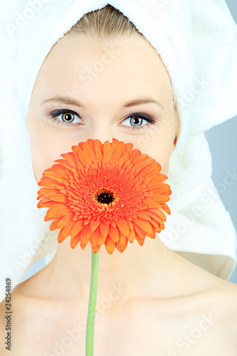 Photo : face and flower face and flower