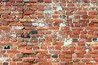 Czerwona cegła, rozgrzany mur
