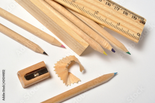 Photo: crayons, plumier et taille-crayon crayons, plumier et taille-crayon