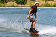 Mann auf Surfbrett