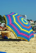 Pique nique à la page sous un parasol