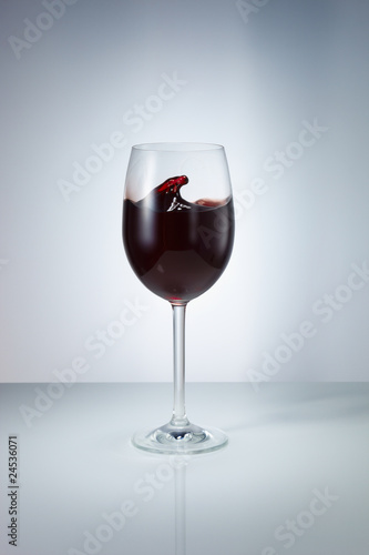 Photo: Rotwein 04 Rotwein 04
