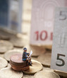 Auf Geld sitzen