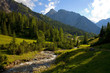 Gebirgslandschaft mit Bachbett