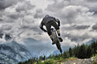 Photo: saut acrobatique en vélo saut acrobatique en vélo