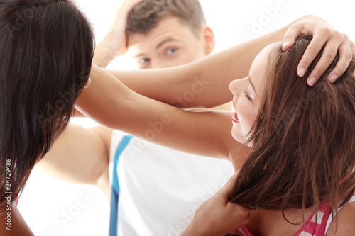Photo: Jealous woman fight for a guy Jealous woman fight for a guy