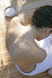 Justine,assise,dos,gros sel