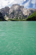 primo piano dell'acqua del lago di Braies con Croda del Becco primo piano dell'acqua del lago di Braies con Croda del Becco