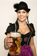 Foto: bayrisches Madl im Dirndl mit Bier bayrisches Madl im Dirndl mit Bier