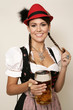 Foto: bayrisches Madl im Dirndl mit Bier bayrisches Madl im Dirndl mit Bier