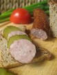 Kanapka z kiełbasa wiejską i ogórkiem kiszonym Kanapka z kiełbasa wiejską i ogórkiem kiszonym
