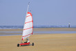 Char à voile sur une plage de Normandie en France