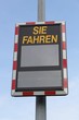 Geschwindigkeit,  Hinweisschild