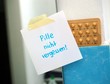 Zettel am Spiegel "Pille nicht vergessen"