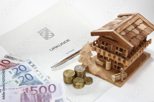 Photo: Symbolischer Notarvertrag Symbolischer Notarvertrag
