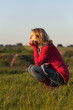 Foto: Frau auf der Wise im Abendlicht Frau auf der Wise im Abendlicht