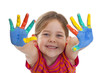 glückliches Mädchen mit Fingerfarbe