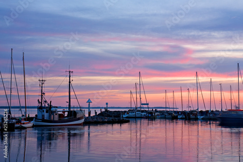 Foto: Sonnenuntergang im Hafen von Timmendorf, Insel Poel Sonnenuntergang im Hafen von Timmendorf, Insel Poel