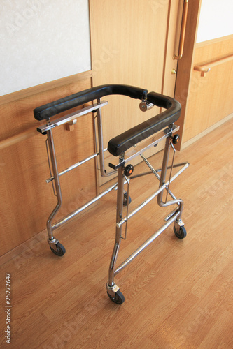 Photo: 歩行器 歩行器