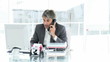 Vidéo : businessman celebrating a success after a call businessman celebrating a success after a call