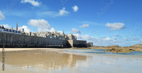 Cité corsaire de Saint Malo en Bretagne