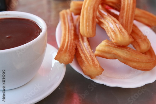 Photo: chocolate y churros chocolate y churros