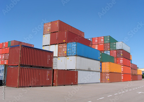Containers sur les quais Containers sur les quais