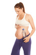 femme enceinte à la bouteille d'eau