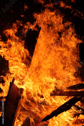Foto: Holzfeuer Holzfeuer
