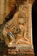 Statue an den Ruinen der Shwe Inn Tain Pagode - Burma Statue an den Ruinen der Shwe Inn Tain Pagode - Burma