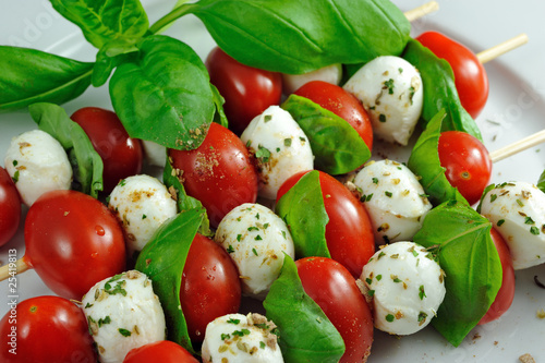 Foto: Tomate - Mozzarella Spießchen Tomate - Mozzarella Spießchen