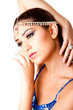 Foto: Middle Eastern Makeup Beauty Face with hands Middle Eastern Makeup Beauty Face with hands