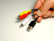Kabel in der Hand Elektronik USB Sound Stecker Kabel in der Hand Elektronik USB Sound Stecker