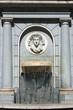 eau coulant d'une fontaine